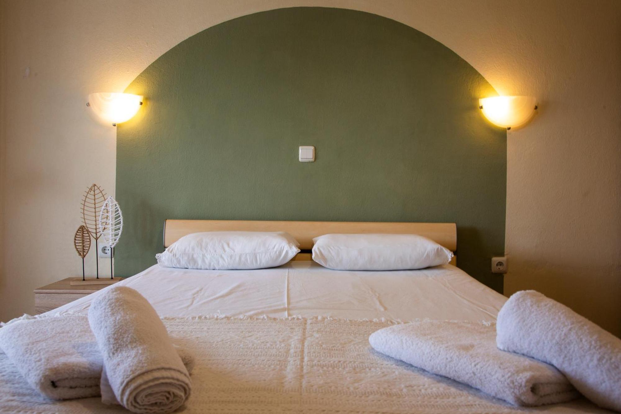 Seamoon Apartamento Néa Péramos Exterior foto